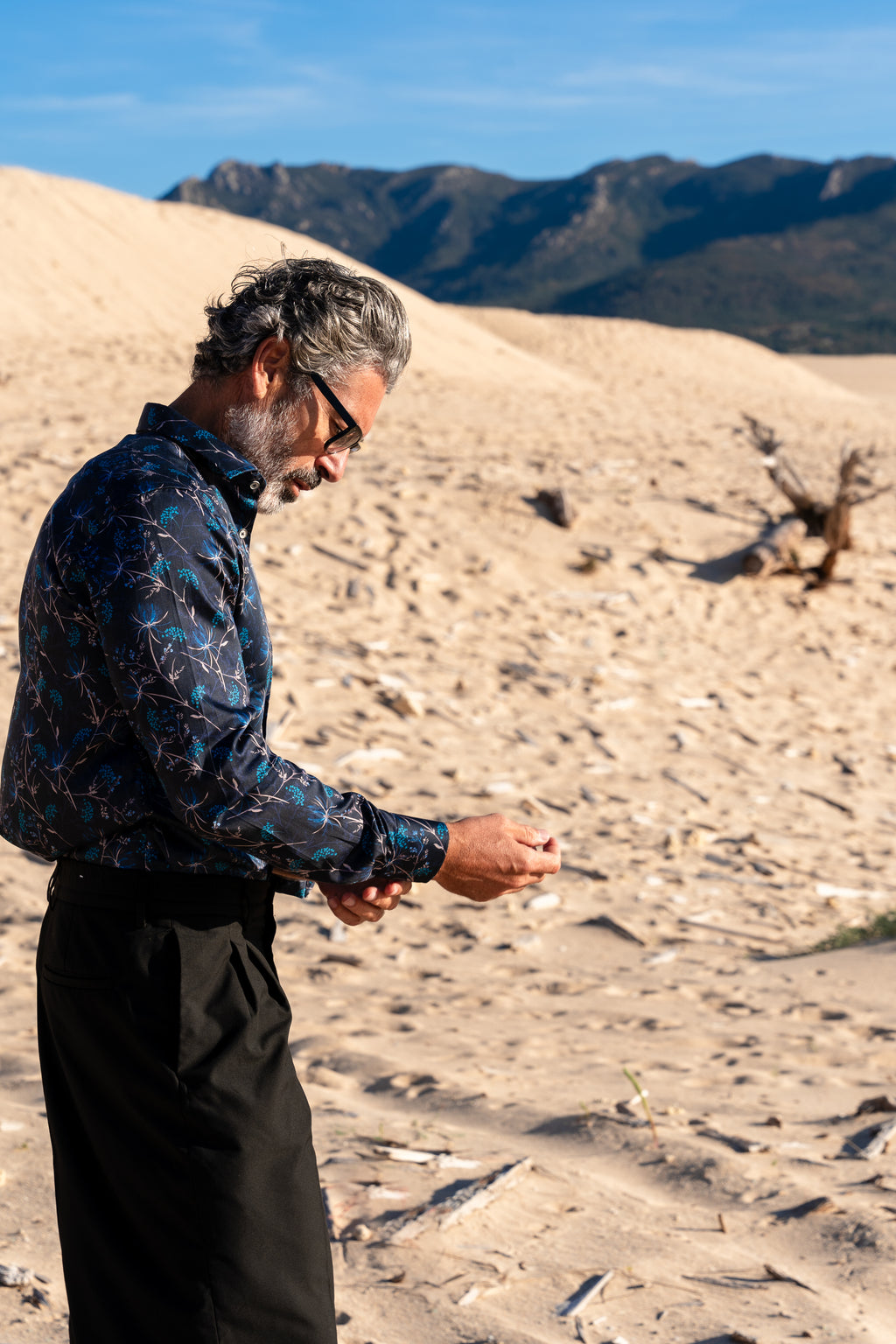 Camisa manga larga estampada fantasía floral black monttesco